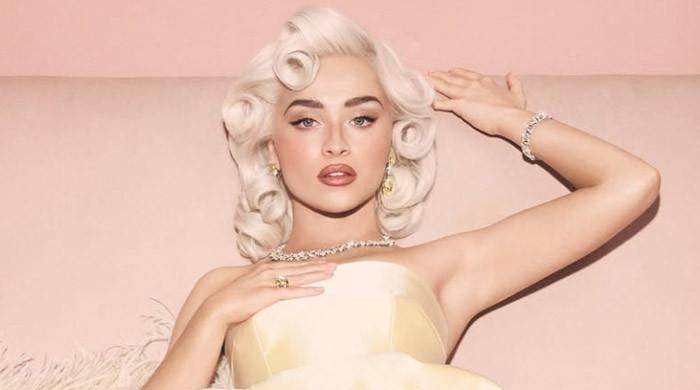 Sabrina Carpenter trades Short N' Sweet Tour fits for sophisticated look