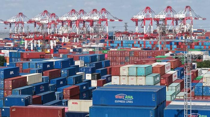 China's trade surplus tops $1tr despite plunge in US-bound exports