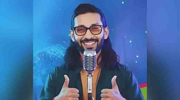 Korangi's Waqar Hussain shines at Pakistan Idol with melodious voice