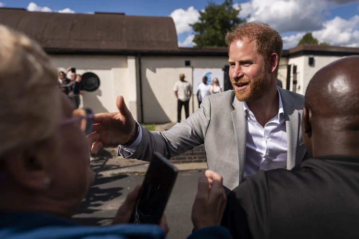 Prince Harry slowly turning public tide toward him in UK
