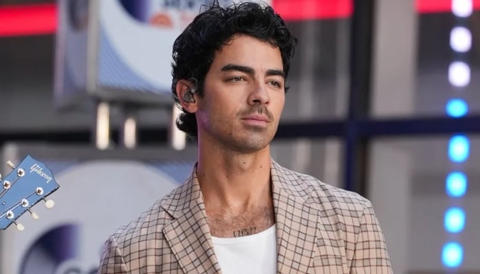 Joe Jonas turns parallel parking fail into comedy gold