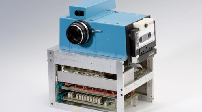 How a young engineer sparked the birth of handheld digital camera