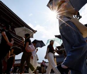 2025 on track to tie second hottest year on record: EU monitor