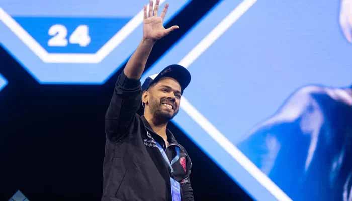 Pakistans E-Sports star Arslan Ash acknowledge crowd after winning Tekken 8 EVO 2024 title. — X/EVO