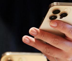 Taxes on high-end phones affect only 5% of users, says FBR chairman