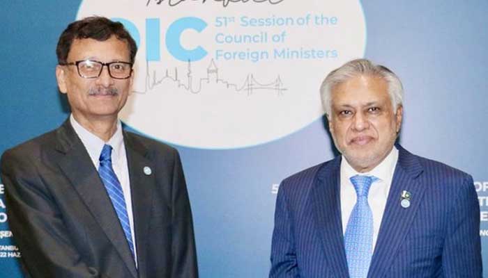 DPM and FM Ishaq Dar (right) meets Bangladeshs Adviser on Foreign Affairs Touhid Hossain on sidelines of OIC CFM on June 22, 2025. — X@MIshaqDar50