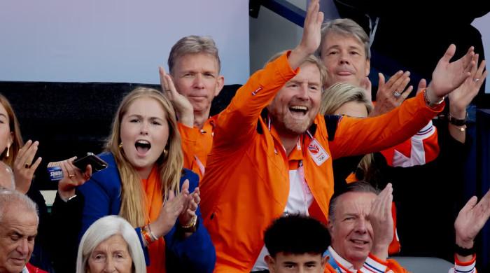 King Willem Alexander cheers on Dutch team in thrilling match