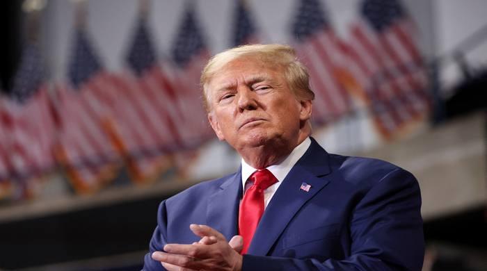 Trump signs exectuve order, barring US states from independent AI regulations