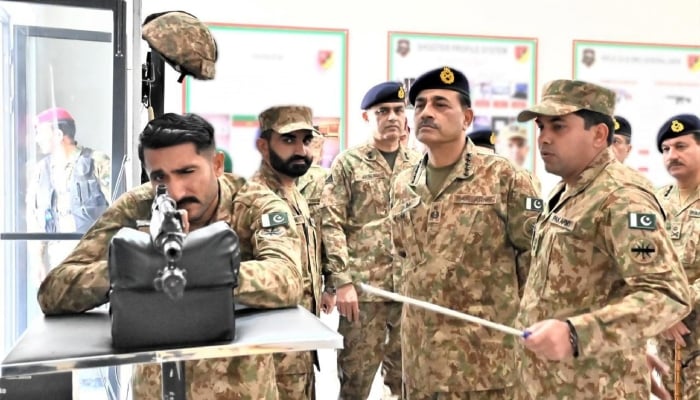 CDF and COAS Field Marshal Asim Munir oversees training exercise with officers and soldiers at Gujranwala and Sialkot Garrisons on December 13, 2025. — ISPR