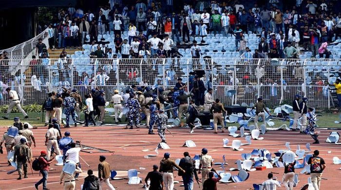 WATCH: Fans throw objects onto field after Messi visits Kolkata's Salt Lake stadium
