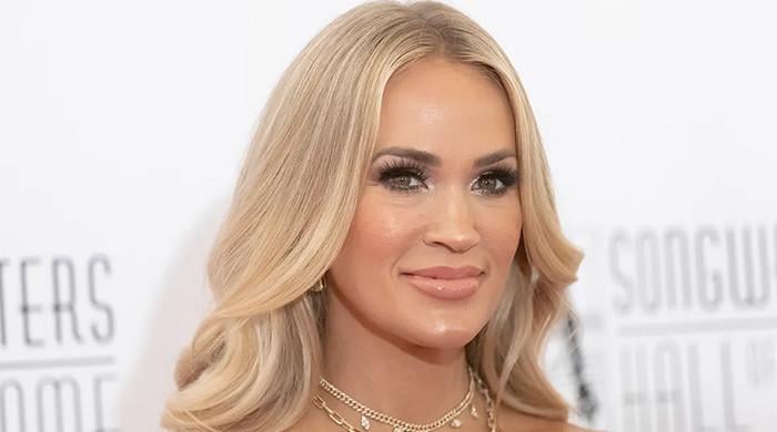 Carrie Underwood debuts dramatic hair transformation