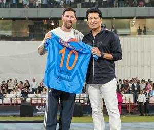 'Golden moment' as Messi meets Tendulkar, Chhetri on India tour