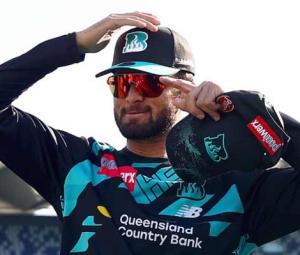 Shaheen Afridi taken off attack after high full tosses in BBL debut