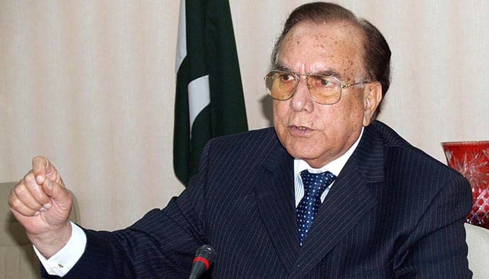 Former Punjab chief minister Manzoor Wattoo (late) seen in this file photo. — APP