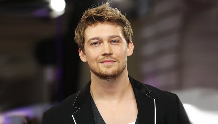 Joe Alwyn rocks denim coded look during ‘Hamnet’ promotions