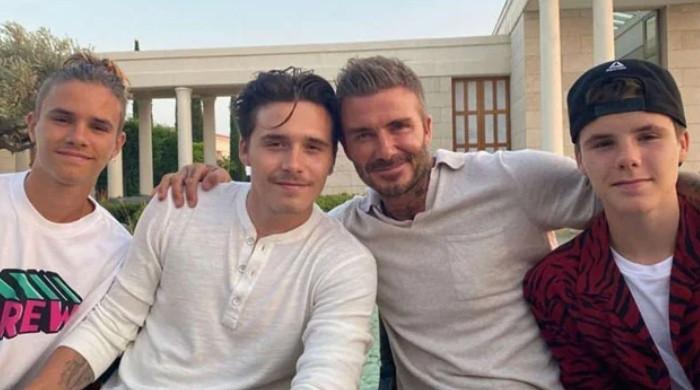 Cruz Beckham makes another peace move toward Brooklyn ahead of Christmas