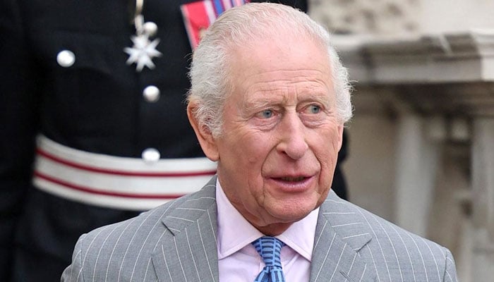 King Charles reacts as royal guest breaks protocol in surprising way