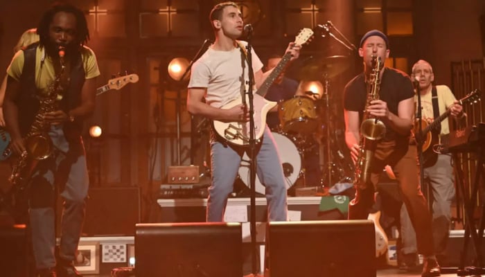 Bleachers surprise fans with mind-blowing appearance on live show