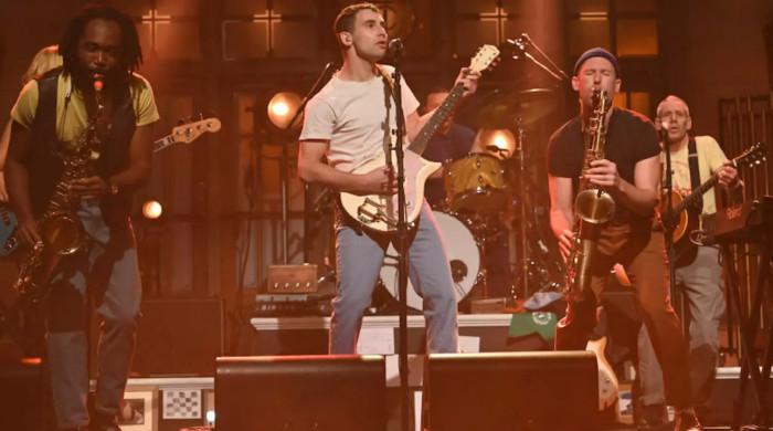 Jack Antonoff sets the mood for Christmas with Bleachers live performance