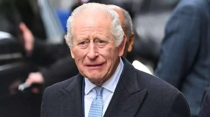 King Charles gets 'ambushed' as his team abandons him: 'They disappeared'