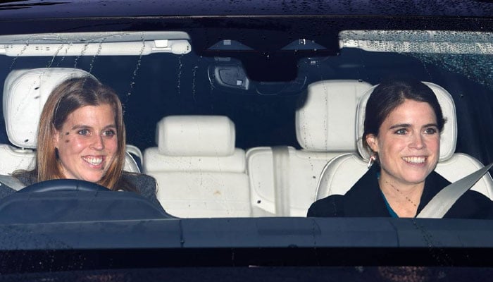 Beatrice and Eugenie arriving at Buckingham Palace together