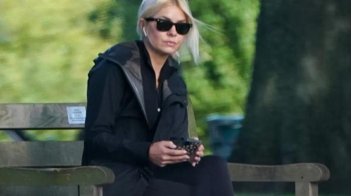 Holly Willoughby plans to escape from UK amid public scrutiny