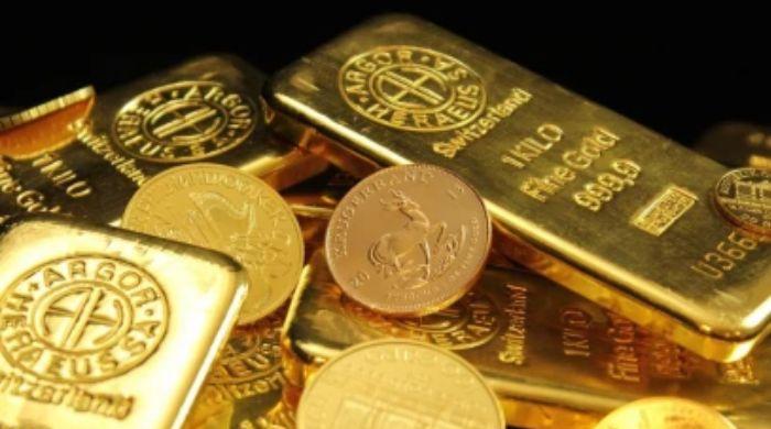 Gold tops $4,400 for first time in history: Here's why