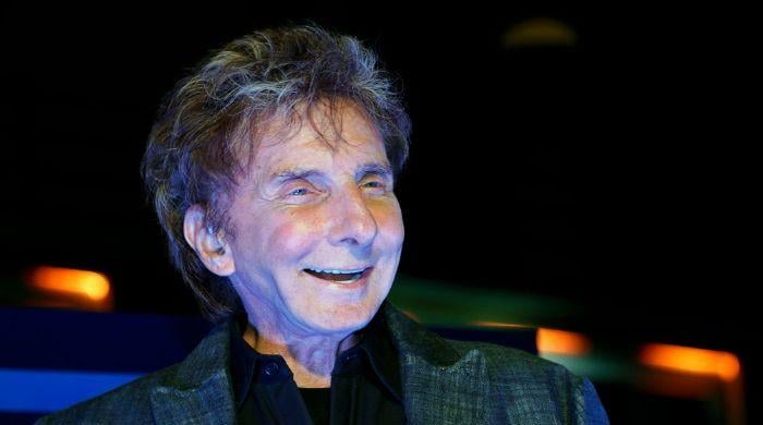 Barry Manilow's health scare: What we know