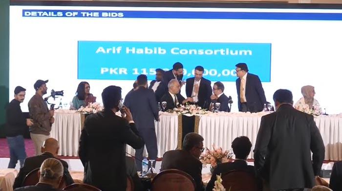 PIA privatisation: Arif Habib–led consortium submits highest bid of Rs121bn