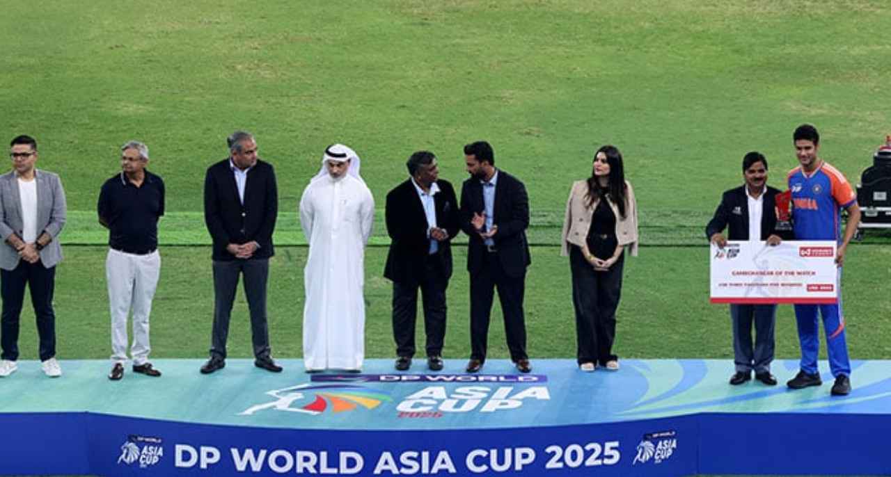 General view as Asian Cricket Council and Pakistan Cricket Board chairman Mohsin Naqvi stands on the podium with Emirates Cricket Board Vice Chairman Khalid Al Zarooni before the trophy presentations. — Reuters