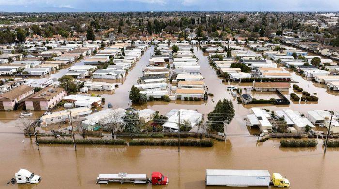 Flash flood warning in effect across Southern California as rare Christmas storm hits
