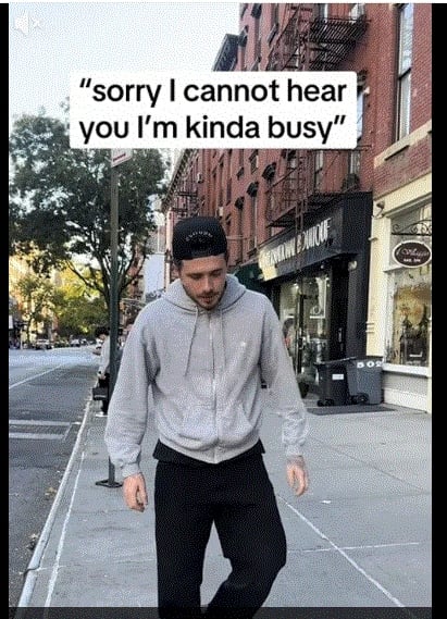 Brooklyn Beckham accused of unkind gesture after blocking parents on Instagram