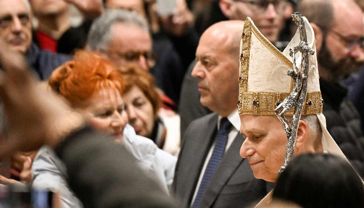 Pope Leo XIV arrives to perform the Christmas mass at St Peters Basilica in the Vatican on December 25, 2025.— AFP