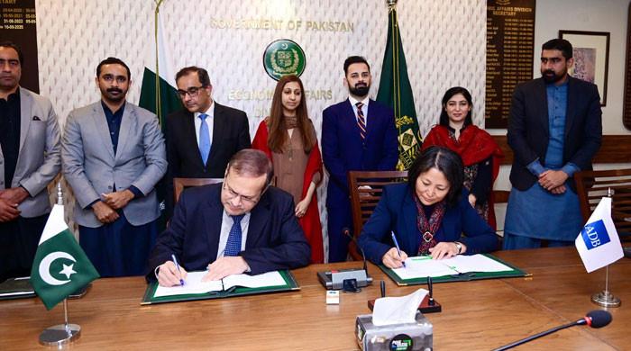 Pakistan, ADB sign $730m agreements for power infrastructure, SOE transformation