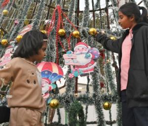 Christians across Pakistan celebrate Christmas with prayers, festivities
