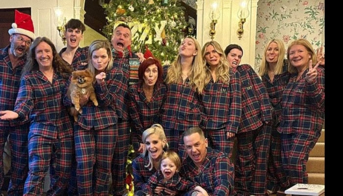 Ozzys extended family of 14 members, along with two dogs, gathered at at Sharons home