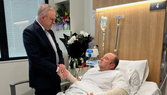 Australia plans National Bravery award after Bondi Beach terror attack