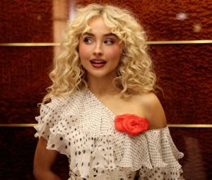 Sabrina Carpenter treats fans to unseen childhood photo during holidays