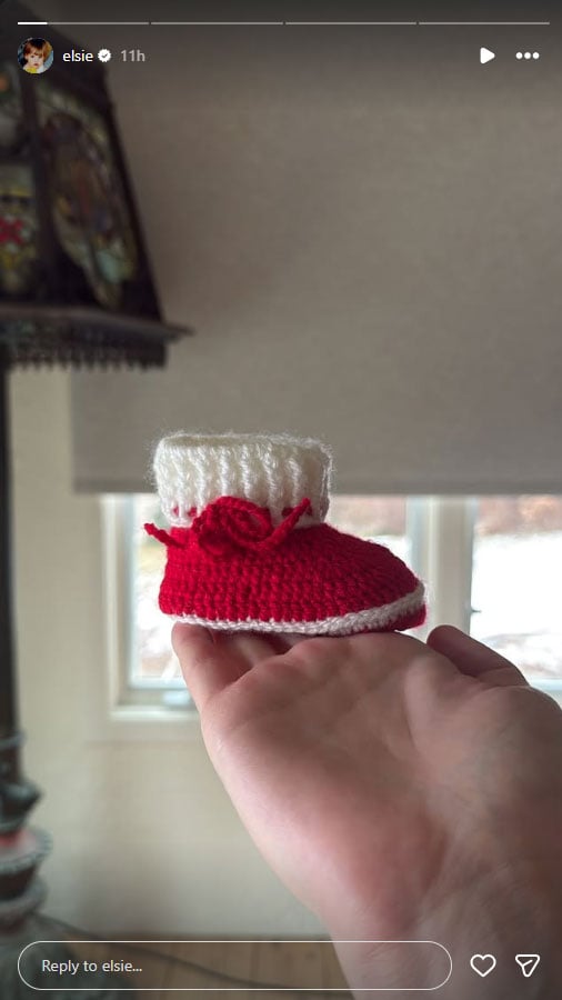 Elsie Hewitt offers peek into first Christmas as family of three