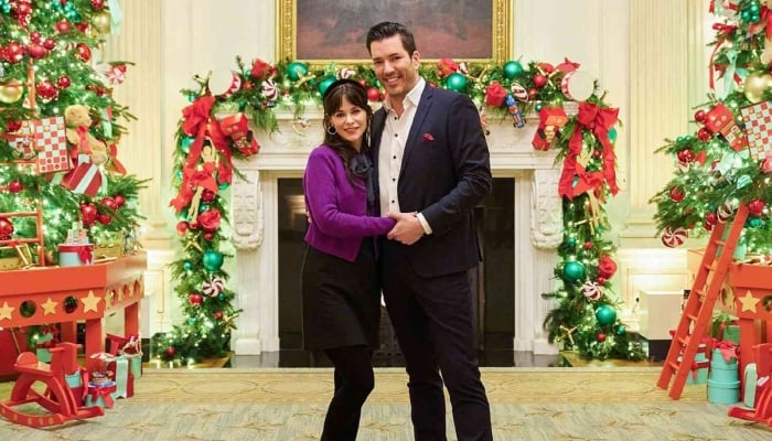 Zooey Deschanel, Jonathan Scott reveal their joyful Christmas moments
