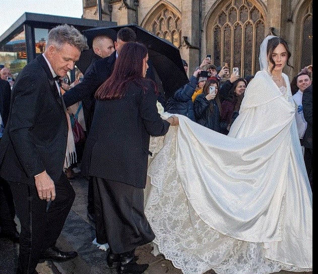 Gordon Ramsays daughter Holly marries Adam Peaty at Bath Abbey