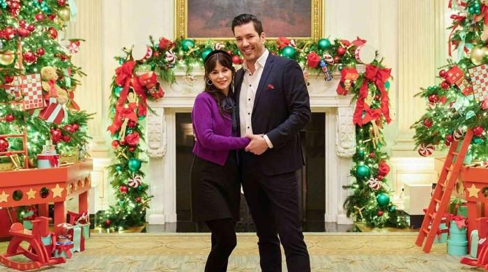 Zooey Deschanel, Jonathan Scott reveal their joyful Christmas moments
