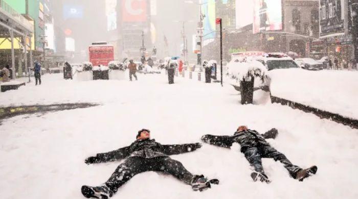 NYC sees biggest snow in years, but storm spares city's worst