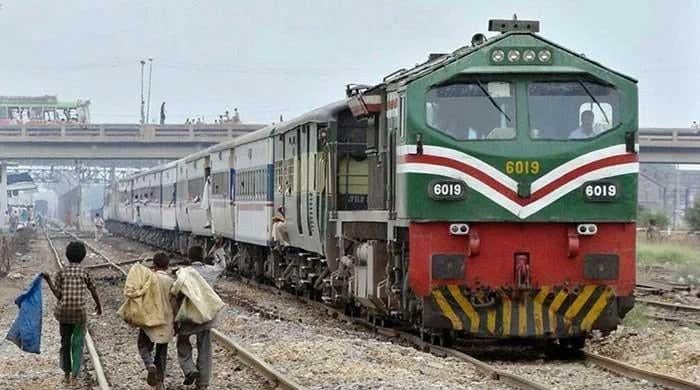 Groundwork for ML-1 Karachi-Rohri section to begin in July next year
