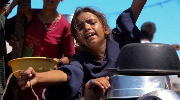 US pledges $2bn for UN aid, with 'adapt, shrink or die' warning