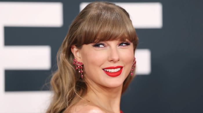 Taylor Swift does generous gesture for stadium worker at Chiefs' game