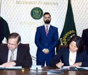 Pakistan, ADB ink two climate resilience initiatives worth over $300m