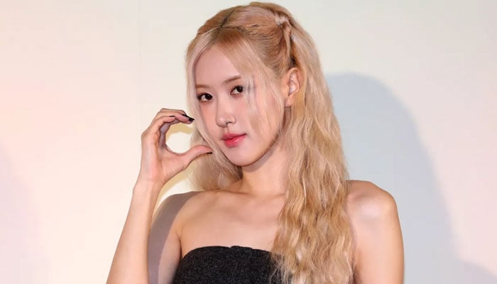 BLACKPINK Rosé wraps up 2025 with special holiday moment