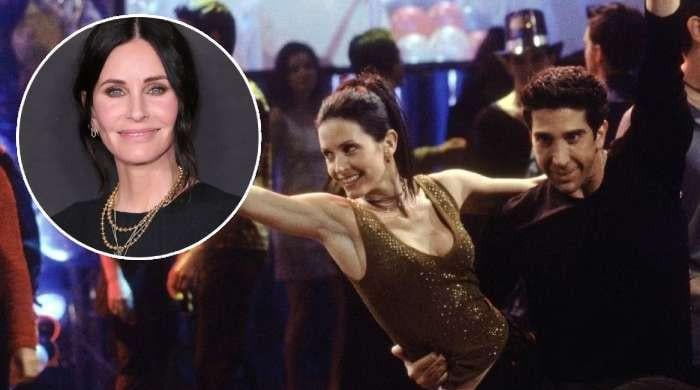 Courteney Cox revisits Ross and Monica's iconic 'Friends' dance for New Year