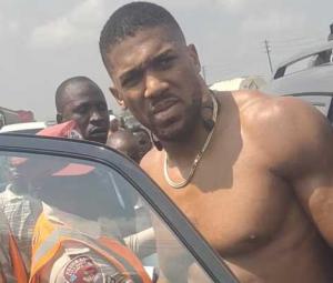  Ex-boxing champ Anthony Joshua discharged from hospital after fatal car crash